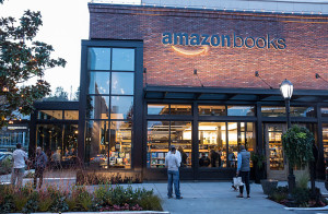 20151109_amazon-opens-first-brickandmortar-bookstore-in-seattle_91