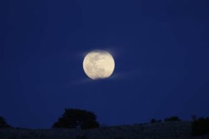 new mexico full moon flash fiction writing prompt copyright KSBrooks April 2017