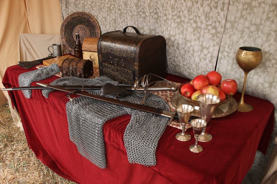 Flash fiction prompt combat corps table spokane ren faire 2018