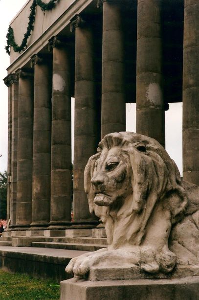 new orleans 1999 angry lion flash fiction prompt copyright KS Brooks